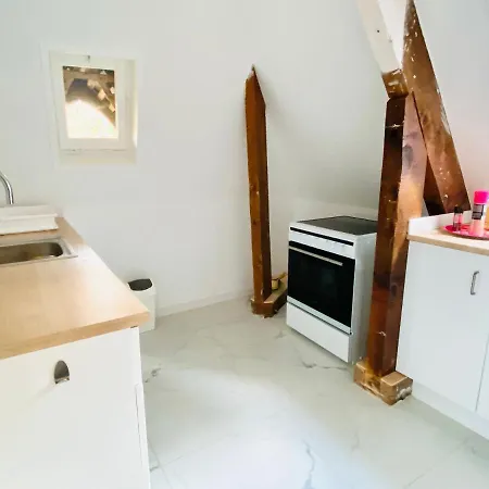 Le Velo Rouge - Airco & Parking Apartment *